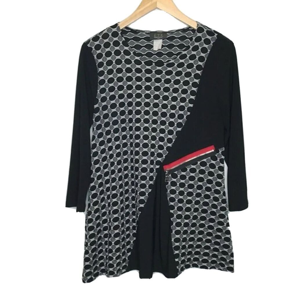 LTX Sportswear Womens Size M Black Geometric‎ Top 3/4 Sleeve Zipper Pocket VTG